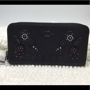 NWT Coach tea rose zip Accordion Wallet Black
